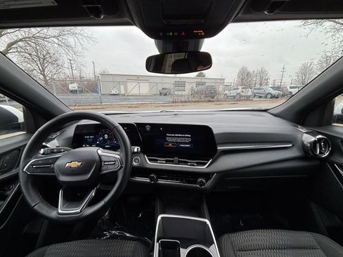 Used 2025 Chevrolet Equinox LT image 32