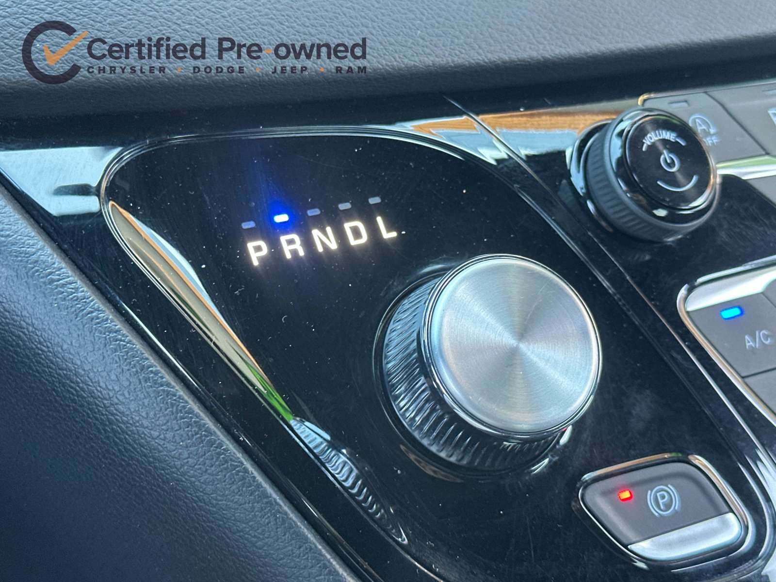 Certified 2025 Chrysler Pacifica Select FWD image 22