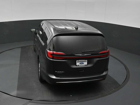 Used 2023 Chrysler Pacifica Touring-L FWD image 48