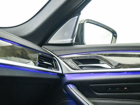 Used 2020 BMW M550i xDrive w/ Executive Package image 27