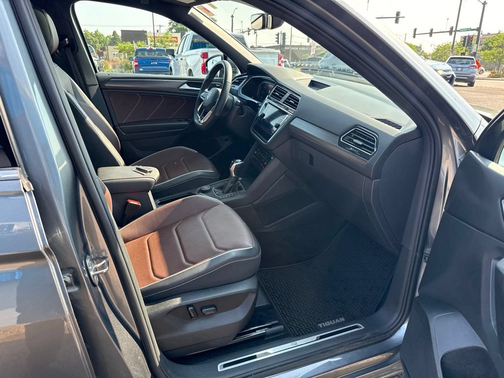 Used 2022 Volkswagen Tiguan SEL R-Line AWD/4WD image 40