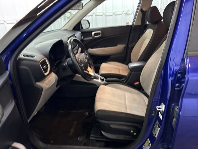 Used 2022 Hyundai Venue SEL FWD image 18