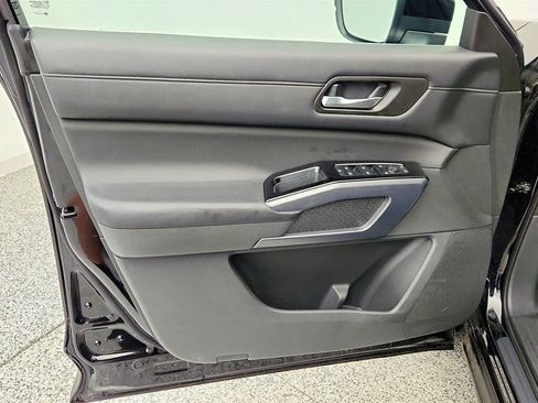 Used 2023 Nissan Pathfinder SL w/ SL Premium Package image 11