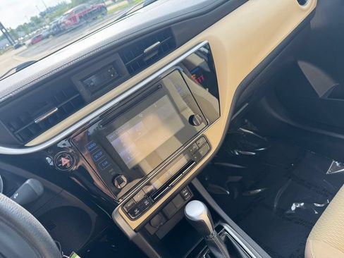 Used 2019 Toyota Corolla LE FWD image 10