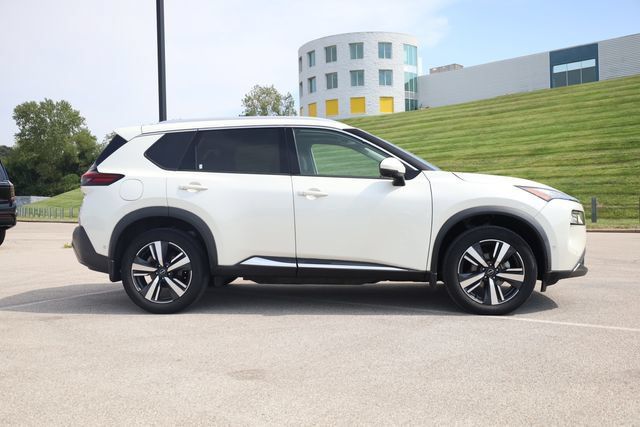 Used 2023 Nissan Rogue SL w/ SL Premium Package AWD/4WD image 3
