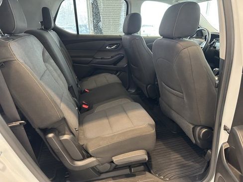 Used 2018 Chevrolet Traverse LT image 25