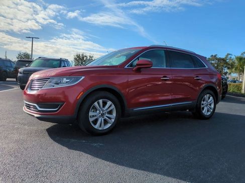 Used 2017 Lincoln MKX Premiere image 2