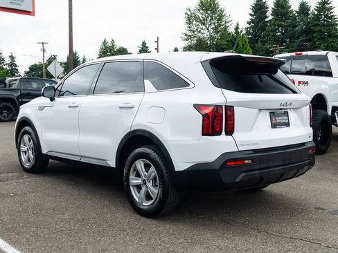 Used 2023 Kia Sorento LX AWD/4WD image 4