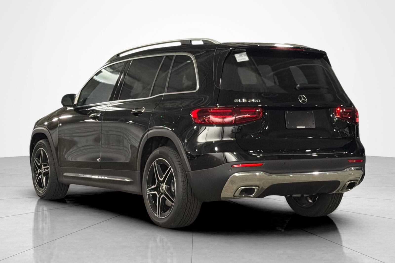 New 2026 Mercedes-Benz GLB 250 image 3