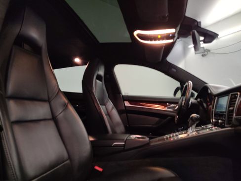 Used 2012 Porsche Panamera Turbo S image 31