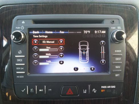 Used 2017 Chevrolet Traverse Premier image 27