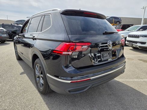 Used 2022 Volkswagen Tiguan SE image 3