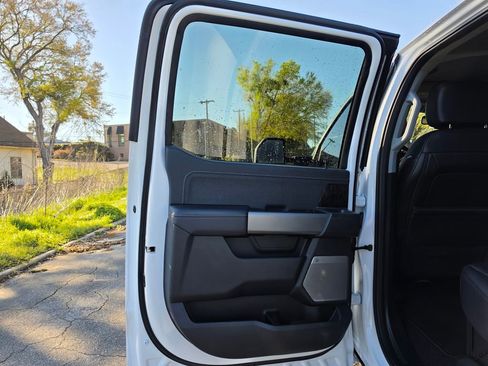 Used 2026 Ford F250 Lariat w/ Black Appearance Package image 27