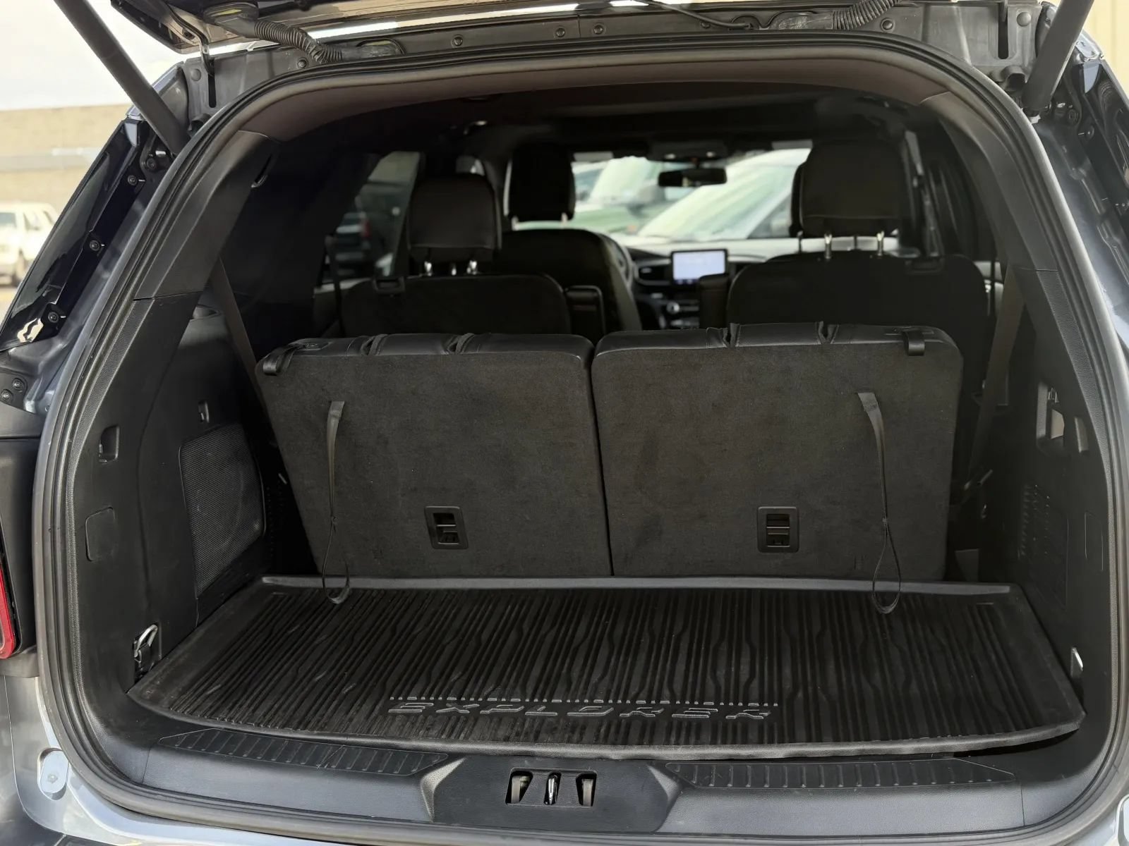 Used 2023 Ford Explorer ST-Line w/ Class IV Trailer Tow Package AWD/4WD image 18