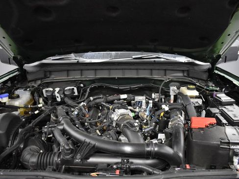 Used 2022 Ford Bronco Wildtrak image 38