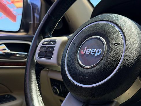 Used 2011 Jeep Grand Cherokee Limited w/ Luxury Group II AWD/4WD image 27