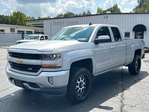 Used 2018 Chevrolet Silverado 1500 LT w/ All Star Edition AWD/4WD image 5