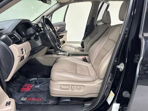 Used 2019 Honda Pilot Touring image 18