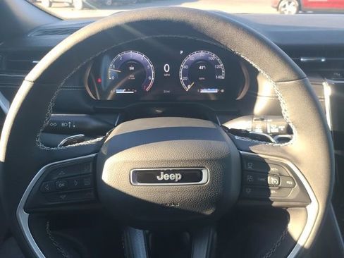 New 2025 Jeep Grand Cherokee Laredo X w/ Luxury Tech Group I image 12