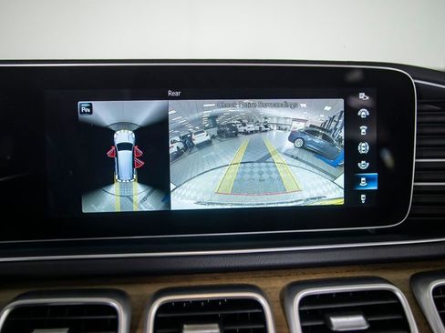 Used 2023 Mercedes-Benz GLS 450 4MATIC image 34