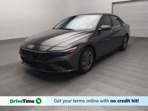 Used 2024 Hyundai Elantra SEL image 1
