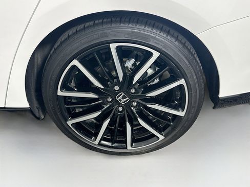 Used 2025 Honda Accord Touring image 11