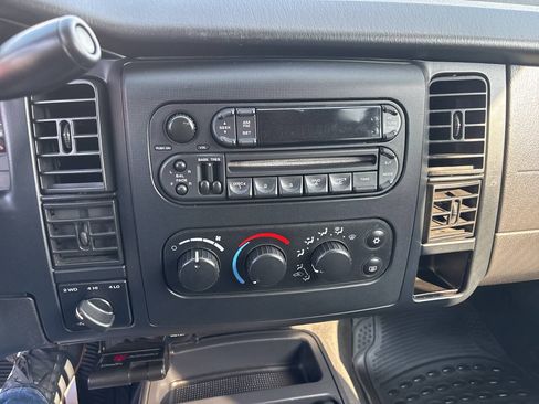 Used 2004 Dodge Dakota SLT w/ PWR Convenience Group AWD/4WD image 19