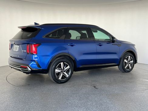 Used 2021 Kia Sorento EX w/ Panoramic Sunroof Package image 3