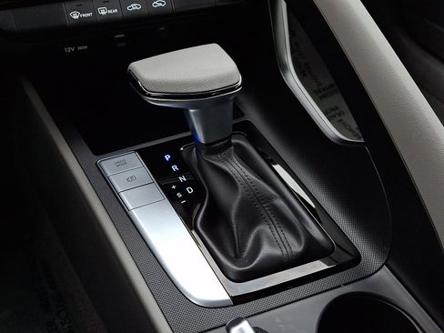 Certified 2024 Hyundai Elantra SEL image 14