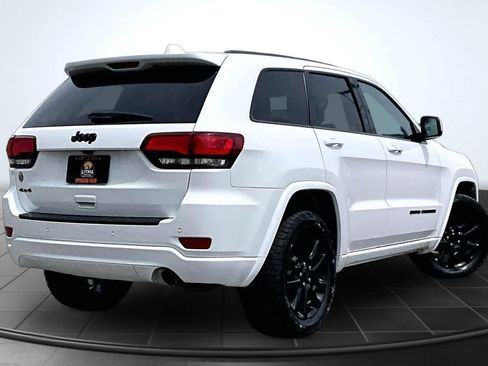 Used 2020 Jeep Grand Cherokee Altitude AWD/4WD image 23