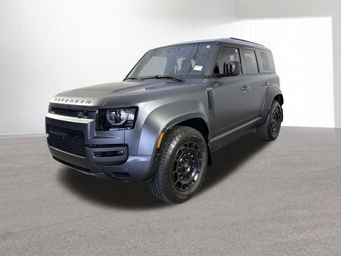 Used 2025 Land Rover Defender 110 AWD/4WD image 2