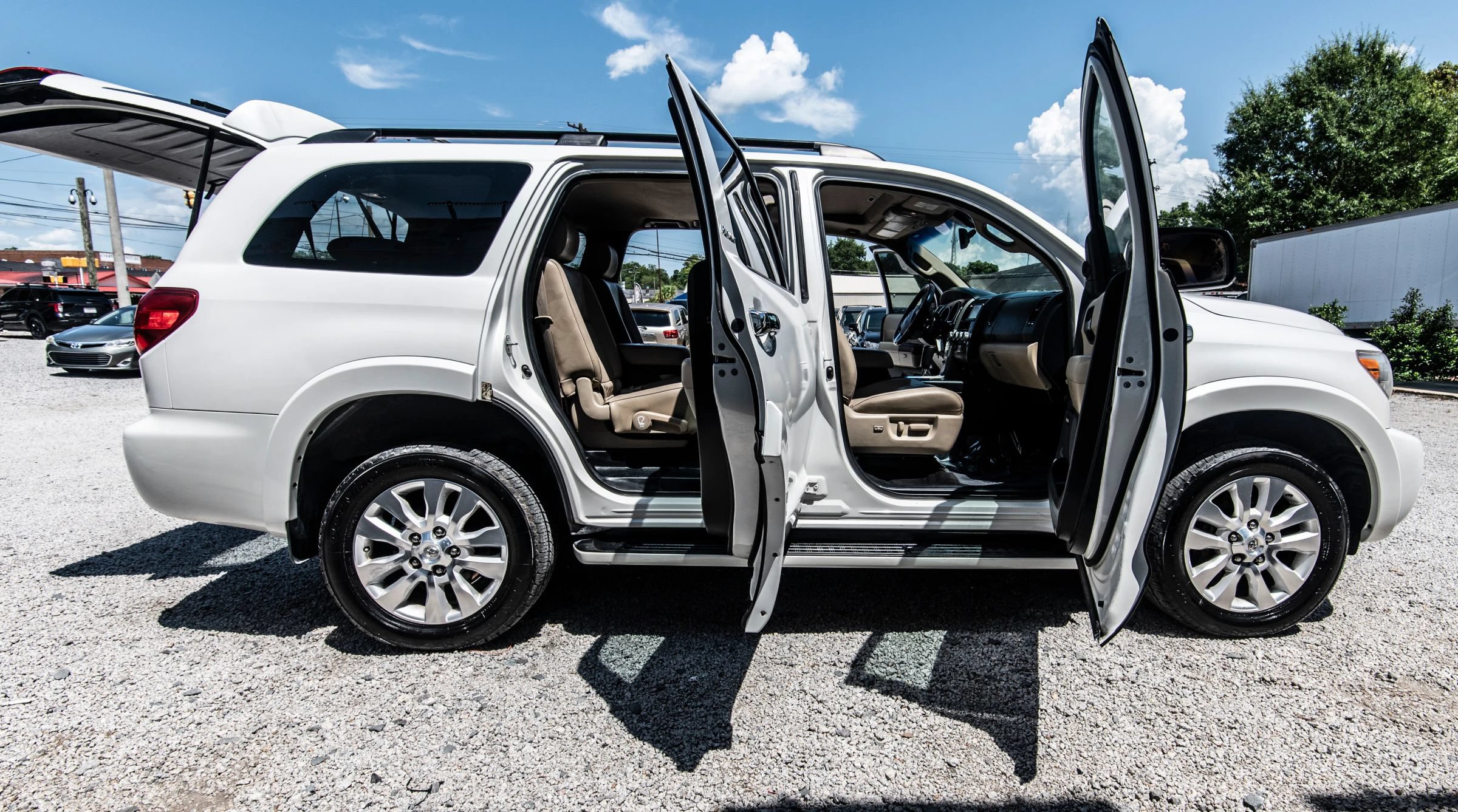 Used 2014 Toyota Sequoia Platinum AWD/4WD image 16