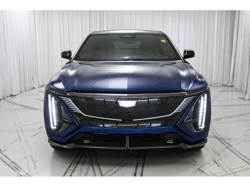 New 2026 Cadillac Lyriq V w/ Exterior Carbon Fiber Package AWD/4WD image 3