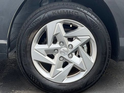 Used 2024 Hyundai Kona SE AWD/4WD image 3