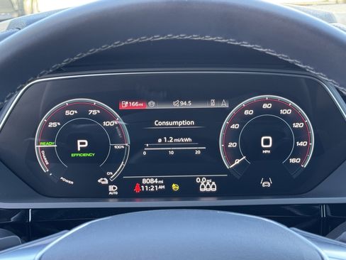 Used 2024 Audi Q8 e-tron Prestige w/ Prestige Package image 22