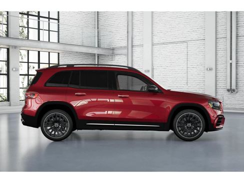 Used 2025 Mercedes-Benz GLB 250 image 15
