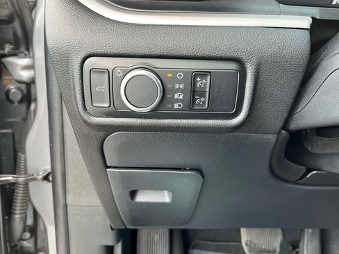Used 2023 Ford Explorer XLT RWD image 16