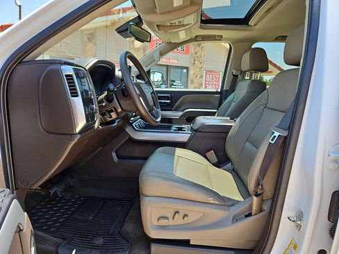 Used 2017 Chevrolet Silverado 1500 LTZ Z71 w/ LTZ Plus Package AWD/4WD image 10