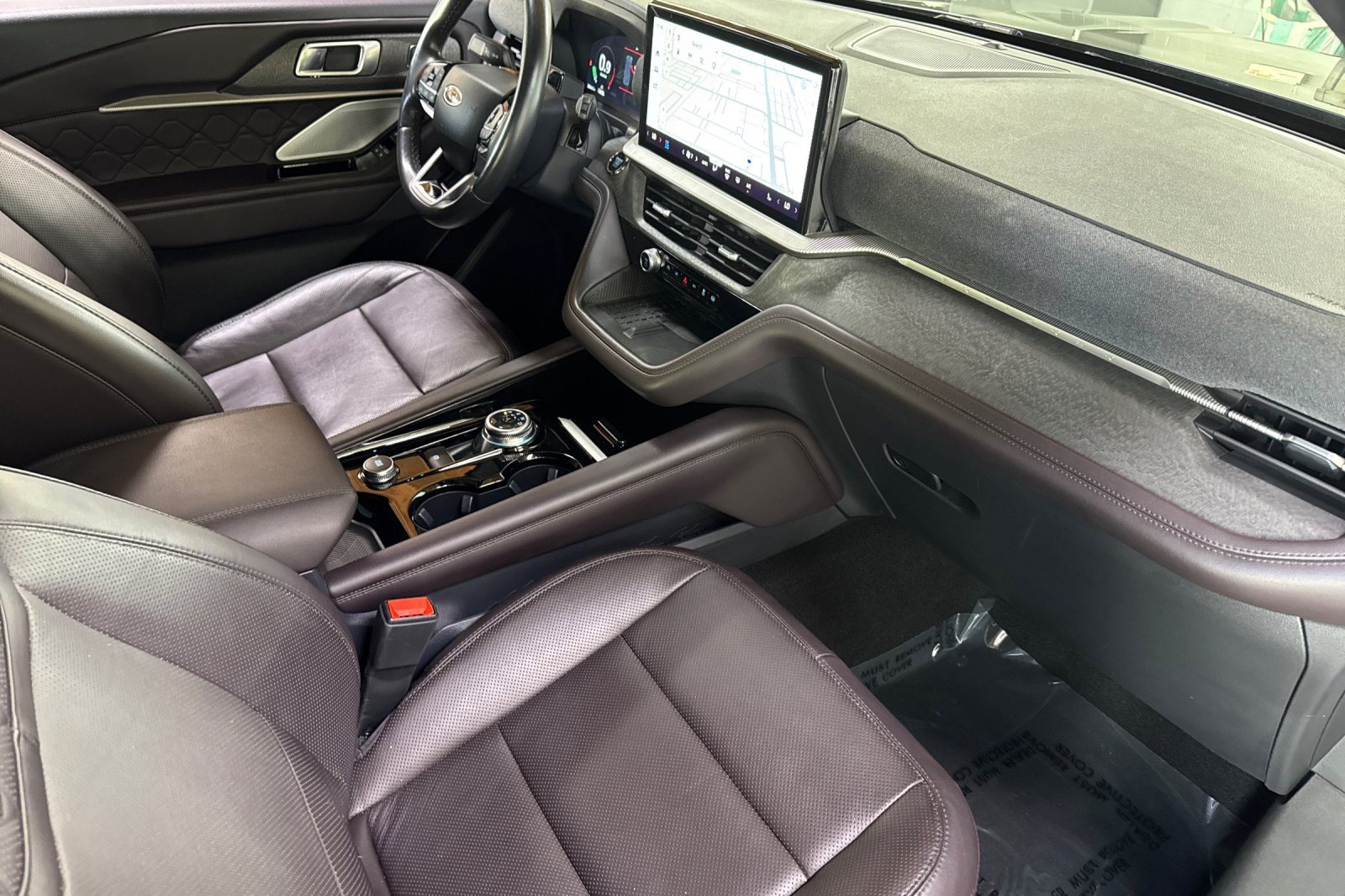 Used 2025 Ford Explorer Platinum w/ LUX Leather Package AWD/4WD image 34