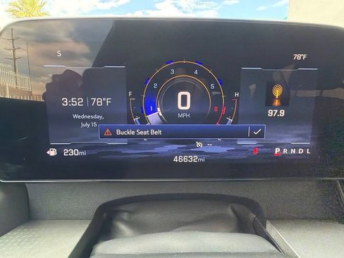 Used 2025 Chevrolet Traverse LT FWD image 15