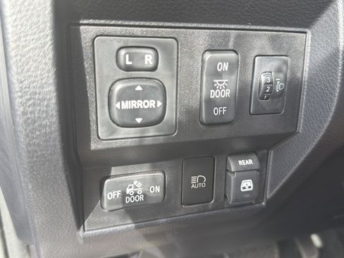 Used 2018 Toyota Tundra SR5 w/ TRD Off Road Package AWD/4WD image 12