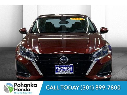 Used 2023 Nissan Altima 2.5 SV image 2