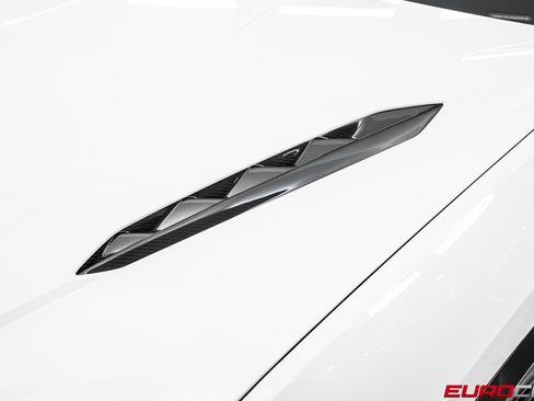 Used 2024 Lamborghini Urus Performante AWD/4WD image 10