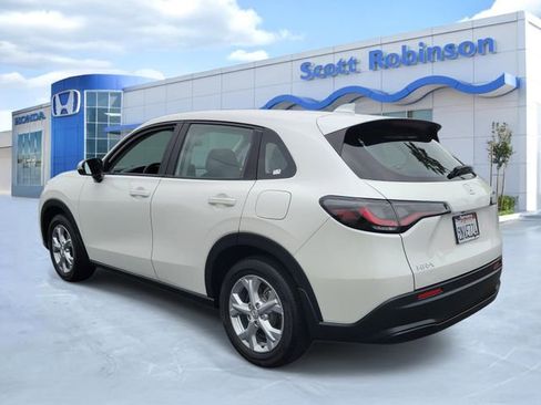 Certified 2025 Honda HR-V LX image 3