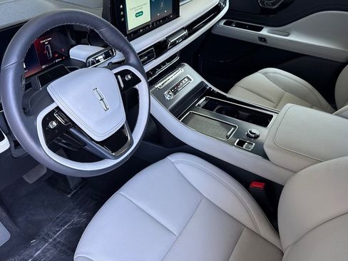 New 2026 Lincoln Aviator 2WD image 8