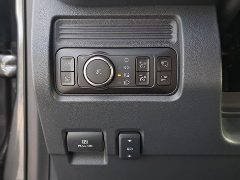 New 2026 Ford F250 Lariat w/ Black Appearance Package image 24