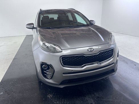 Used 2018 Kia Sportage EX w/ EX Technology Package FWD image 3