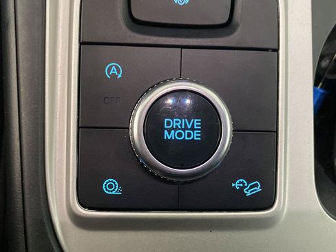 Used 2021 Ford Explorer XLT AWD/4WD image 8