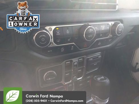 Used 2024 Jeep Wrangler Willys image 17