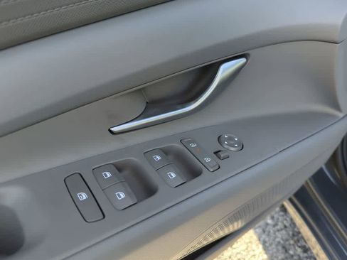New 2026 Hyundai Elantra SE FWD image 17